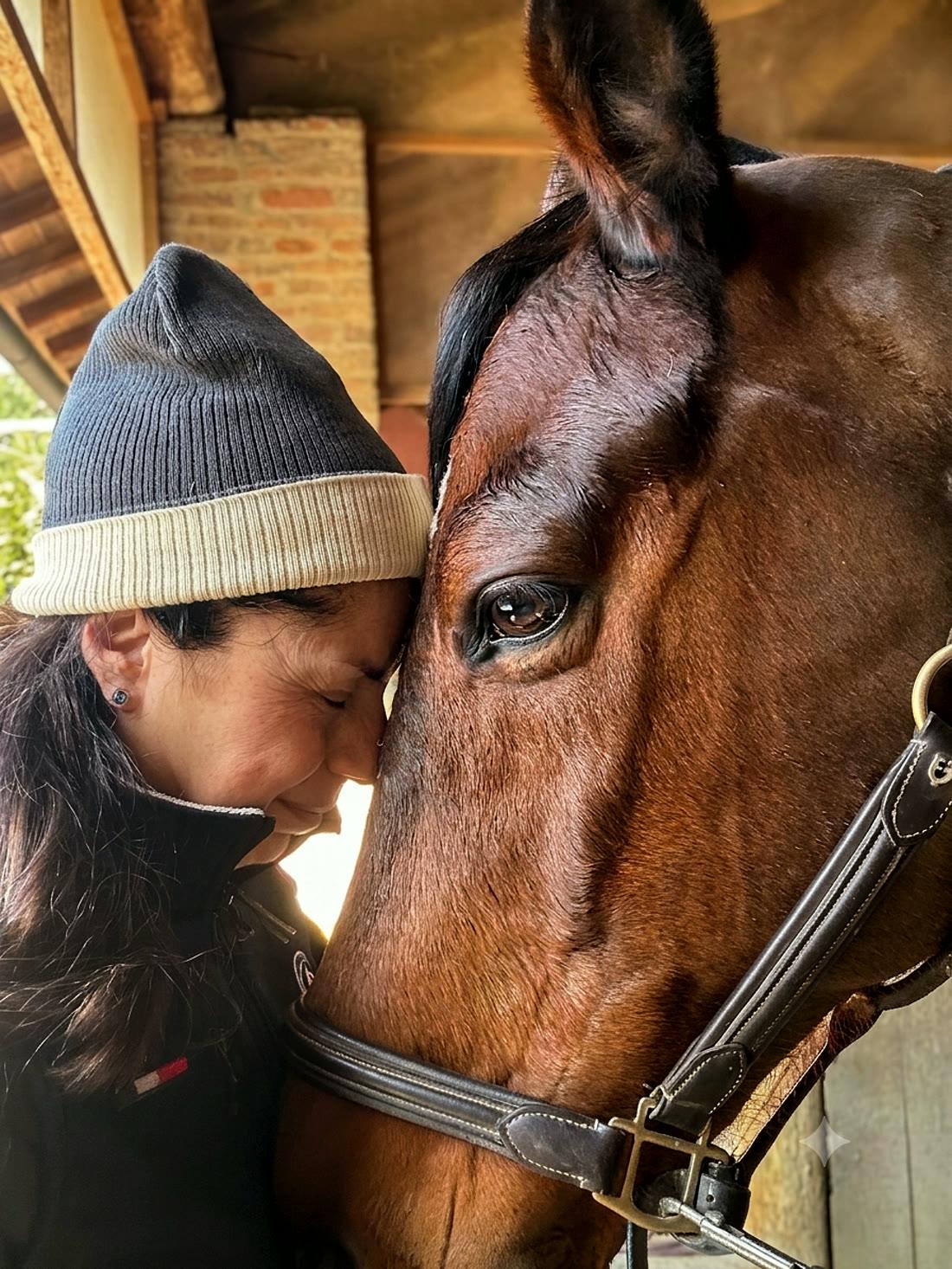 Paola Palmesano fronte contro fronte con Benton, il suo cavallo